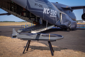 Embraer and Anduril to pursue C-390 capabilities with palletised Barracuda-500M