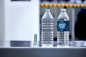 KHS, Husky develop &ldquo;world&rsquo;s lightest PET bottles&rdquo;