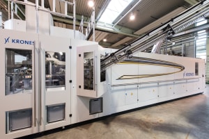 Krones speeds up stretch blow-moulding