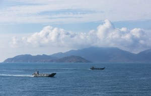 Austal bids for Land 8710