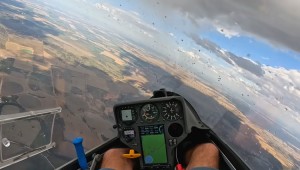 Friday Flying Video: Stef flies solo across Australia in a day