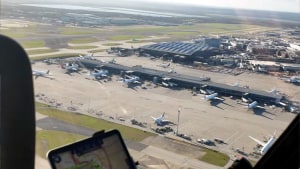 FRIDAY FLYING VIDEO: Robbie over Heathrow
