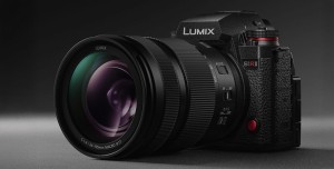 Panasonic announces the 44MP Lumix S1RII 
