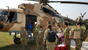Aust medics return from Pakistan