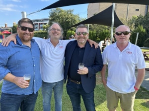 MELBOURNE FRATERNITY BOWLS UP AT ASGA