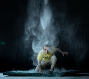 Projects: Shooting parkour athletes with flour and flash