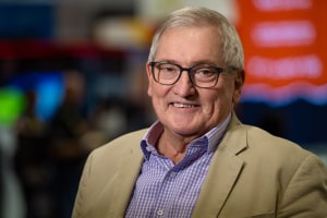 VISUAL CONNECTIONS LOOKS TO ATTRACT TALENT 