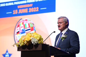Pienaar inducted into Hall of Fame at PackExpo