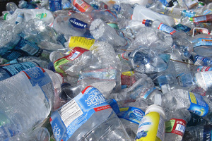 Boomerang calls for mandated targets on plastics