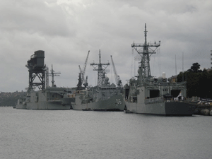 Opposition questions RAN crew numbers