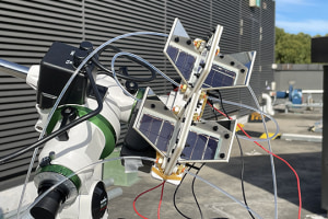 Solar panel produces ammonia 