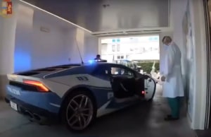Italian police deliver human kidney in Lamborghini