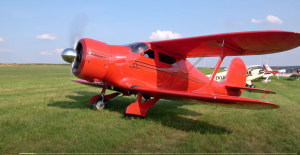 It's Staggering! Beechcraft Staggerwing in flight
