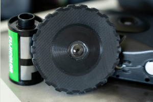 Old-school on the cheap: Meet the Dispolens, a 3D printed disposable camera lens