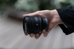 Sony FE PZ 16-35mm f/4 G lens