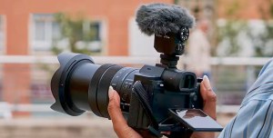 Sony unveils RX10 V super-zoom camera, nine years after its predecessor