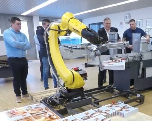 Heidelberg brings in robots and Push to Stop folding