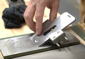 Video: sharpening with a honing guide