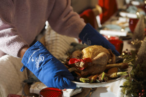 Steggles launches &lsquo;host a roast&rsquo; for those in need 