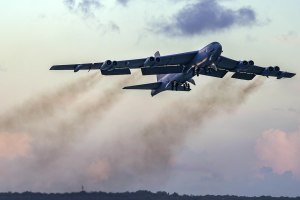 Stratofortress to make NZ debut en-route to Avalon