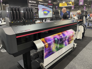 MUTOH SHOWS NEW EIGHT-COLOUR