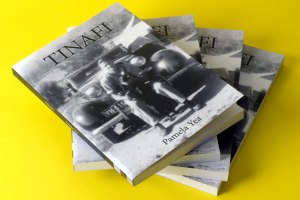 Pinnacle prints footy legend's story
