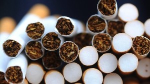 Australia's plain packaging laws safe until 2016