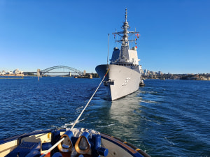 Navy awards towage contract to Svitzer Australia 