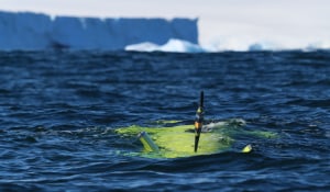 Australian AUV dives under Antarctic ice shelf