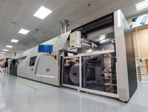 V12 with ABG non-stop winder on show