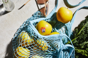 Montague brings yellow apples back to grocery stores