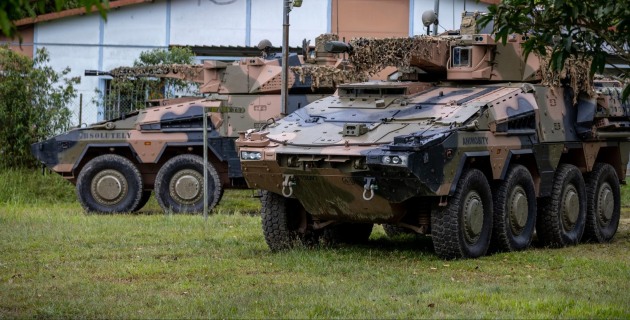 www.australiandefence.com.au