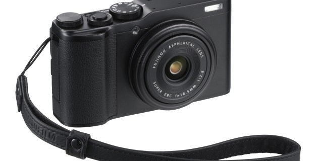 xf10_black_rightoblstrap.jpg